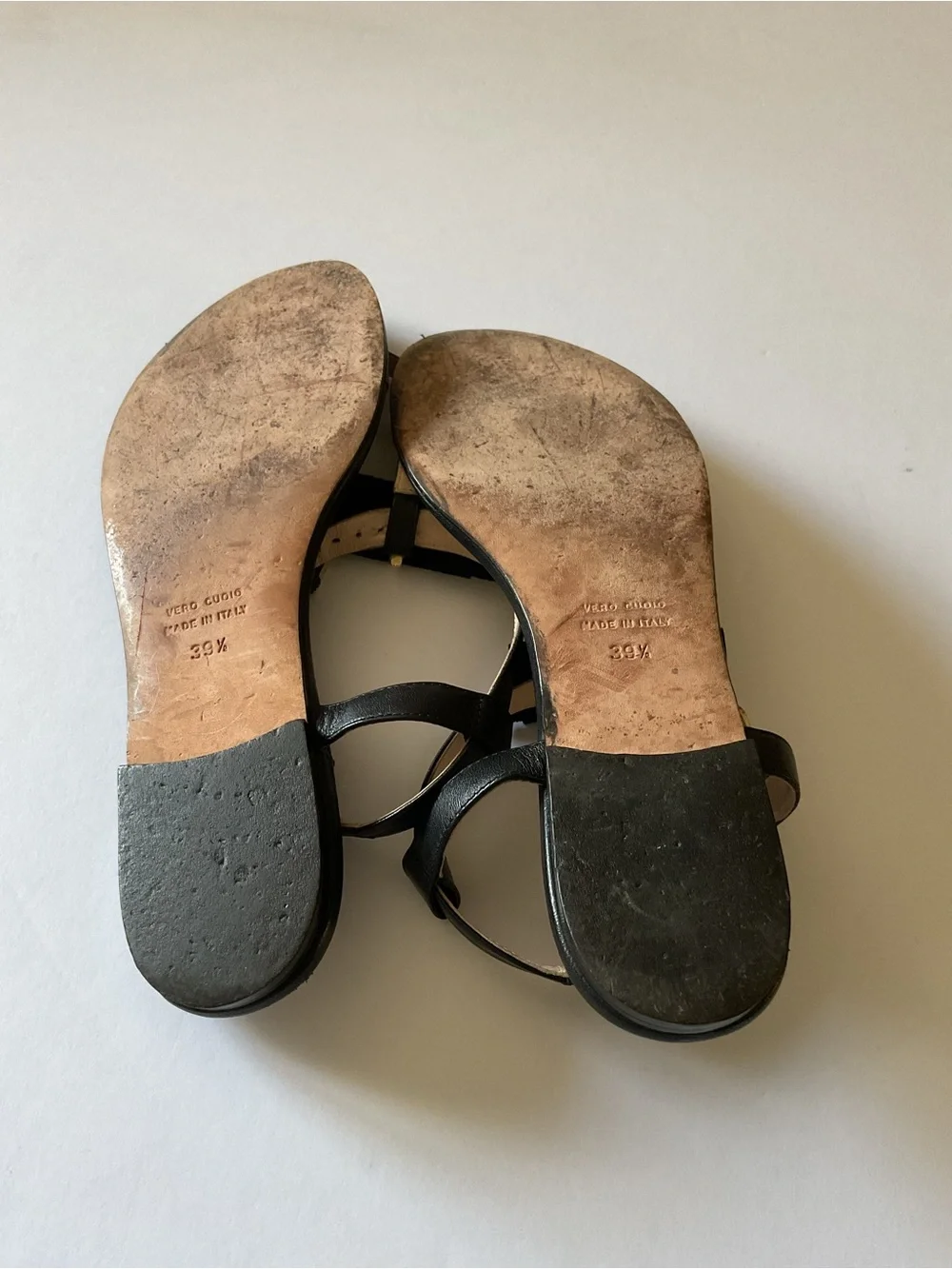 PRADA BLACK LEATHER T-STRAP SANDALS WITH BOW DETAIL GOLD HARDWARE 39.5 / 8.5